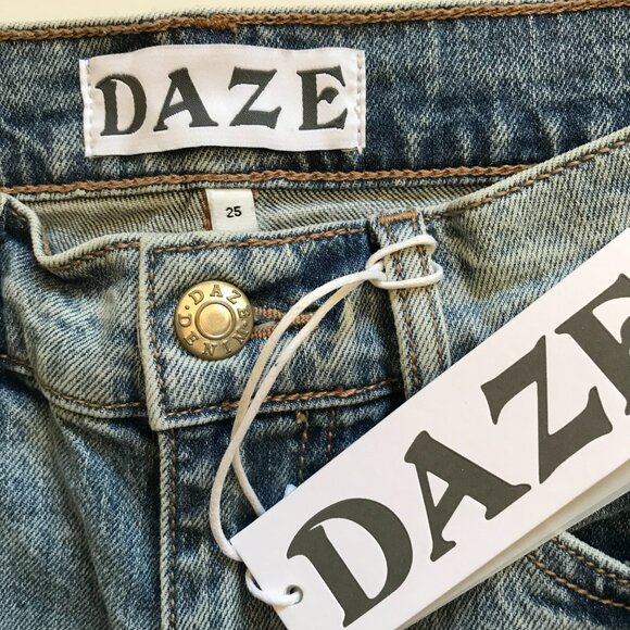 NWT Daze Denim Smarty Pants High Rise Jeans Womens 25 Blue Denim Straight NEW - Picture 6 of 12